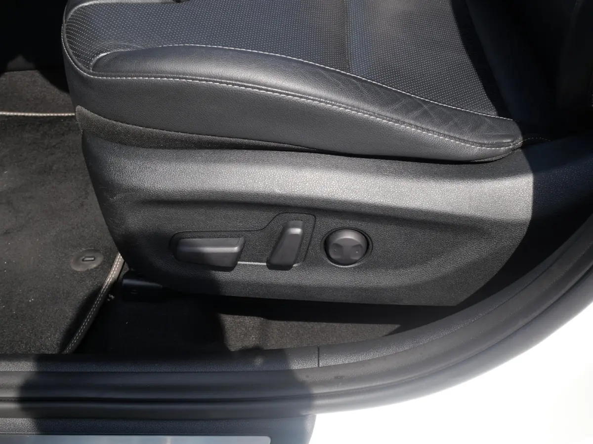 1.6 GDi Hybrid ExecutiveLine | Cruise | Keyless | Schuif-kanteldak | Stoelverwarming-ventilatie | Navi | JBL |