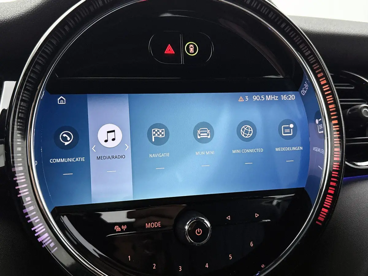 1.5 MINI Yours | Camera | Sensoren Achter | Cruise Control | Keyless Start | DAB | 136PK