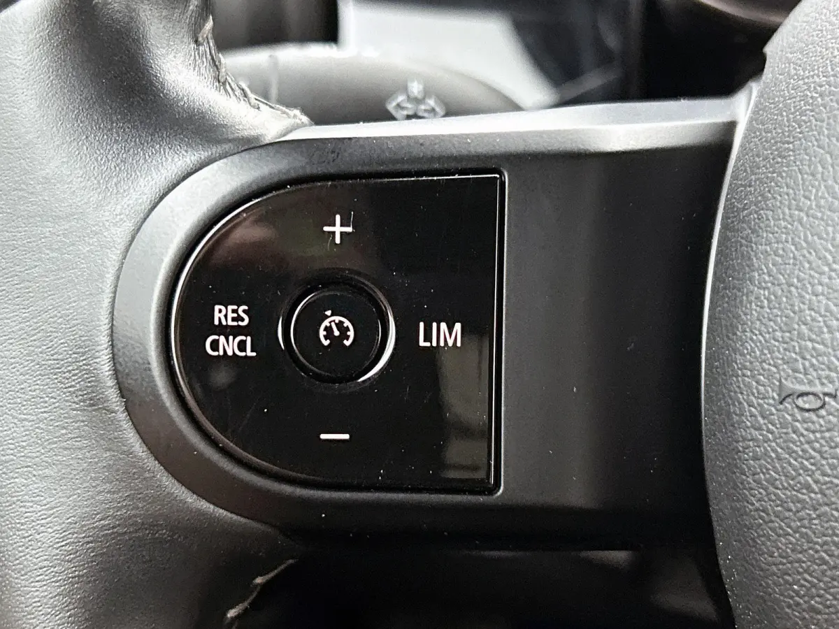 1.5 MINI Yours | Camera | Sensoren Achter | Cruise Control | Keyless Start | DAB | 136PK