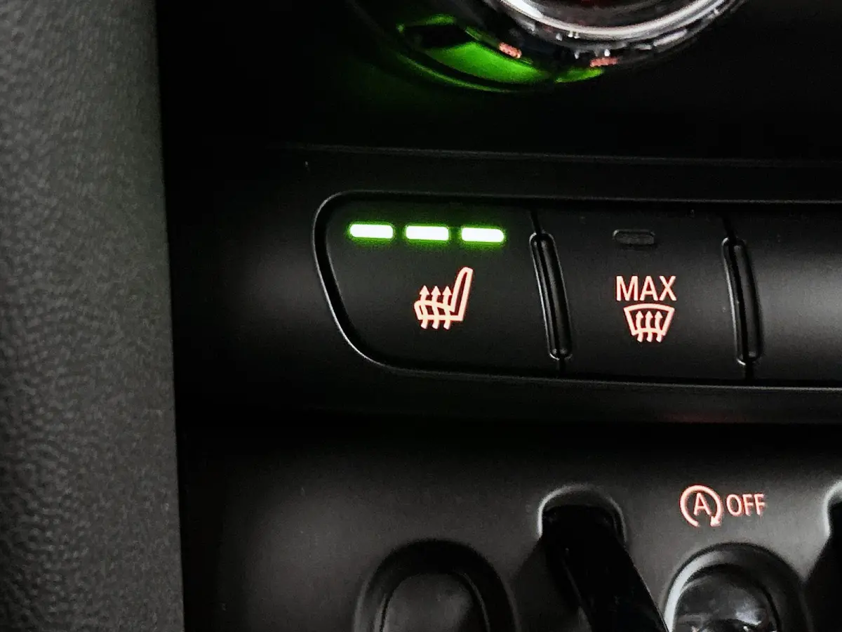 1.5 MINI Yours | Camera | Sensoren Achter | Cruise Control | Keyless Start | DAB | 136PK