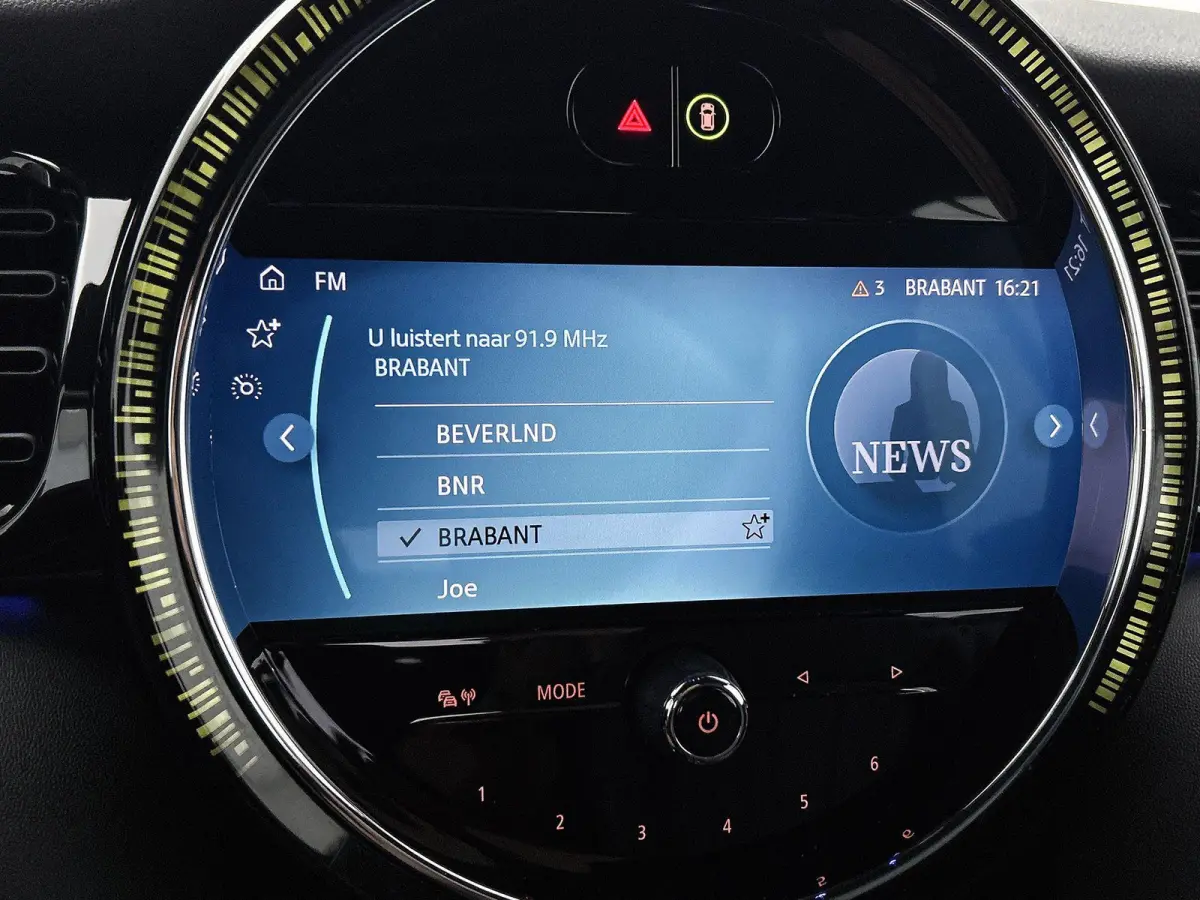 1.5 MINI Yours | Camera | Sensoren Achter | Cruise Control | Keyless Start | DAB | 136PK