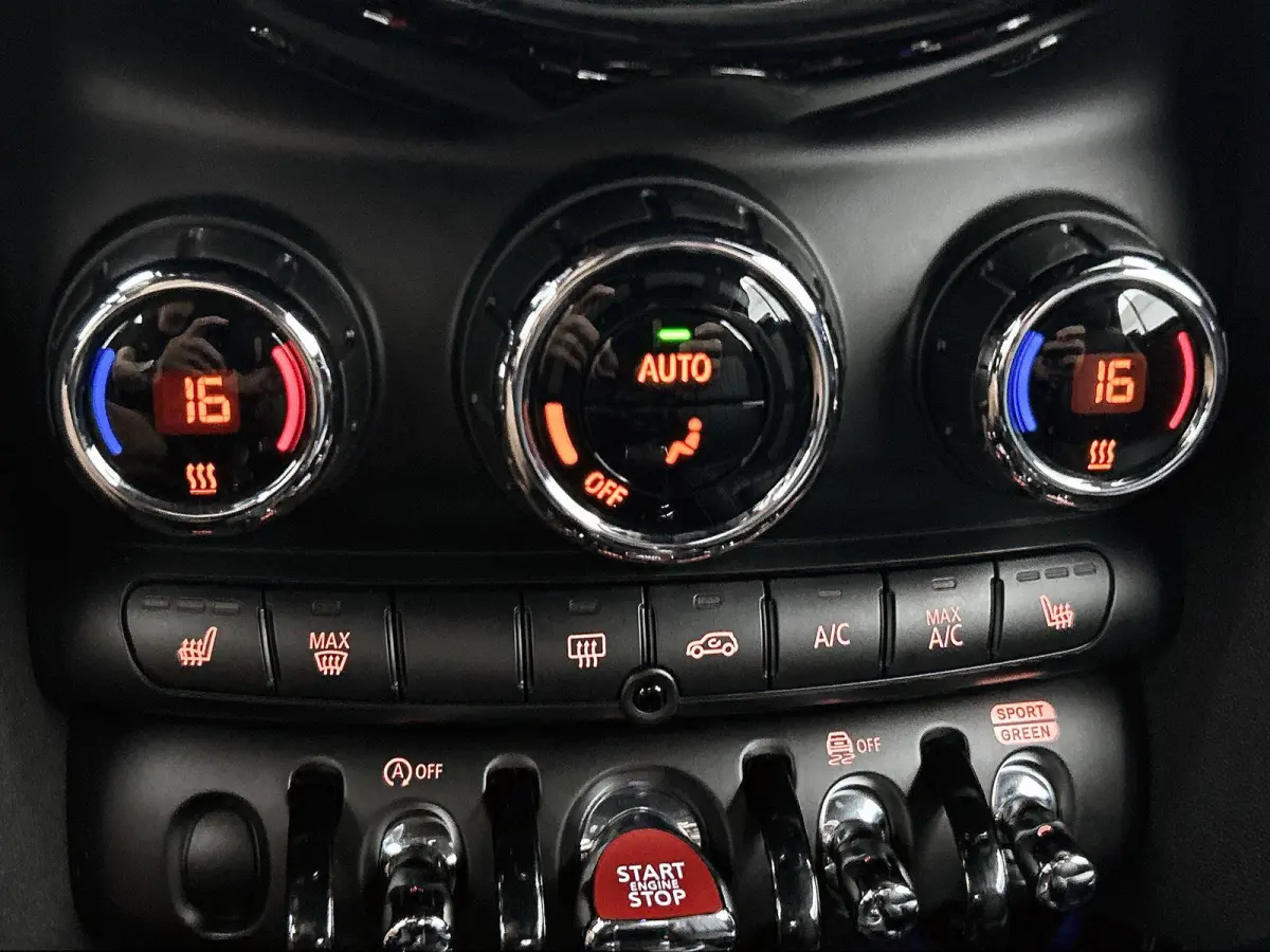 1.5 MINI Yours | Camera | Sensoren Achter | Cruise Control | Keyless Start | DAB | 136PK