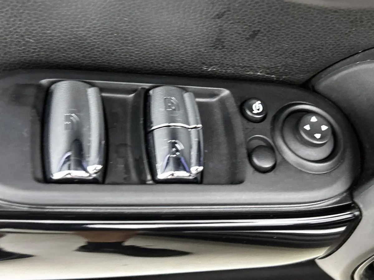 1.5 MINI Yours | Camera | Sensoren Achter | Cruise Control | Keyless Start | DAB | 136PK