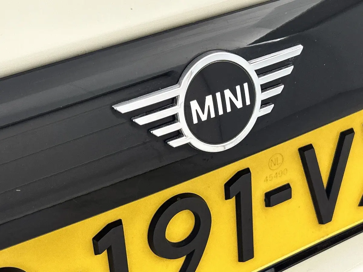 1.5 MINI Yours | Camera | Sensoren Achter | Cruise Control | Keyless Start | DAB | 136PK