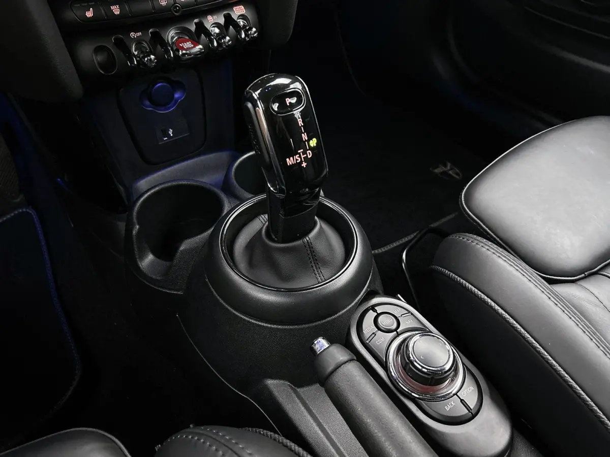 1.5 MINI Yours | Camera | Sensoren Achter | Cruise Control | Keyless Start | DAB | 136PK