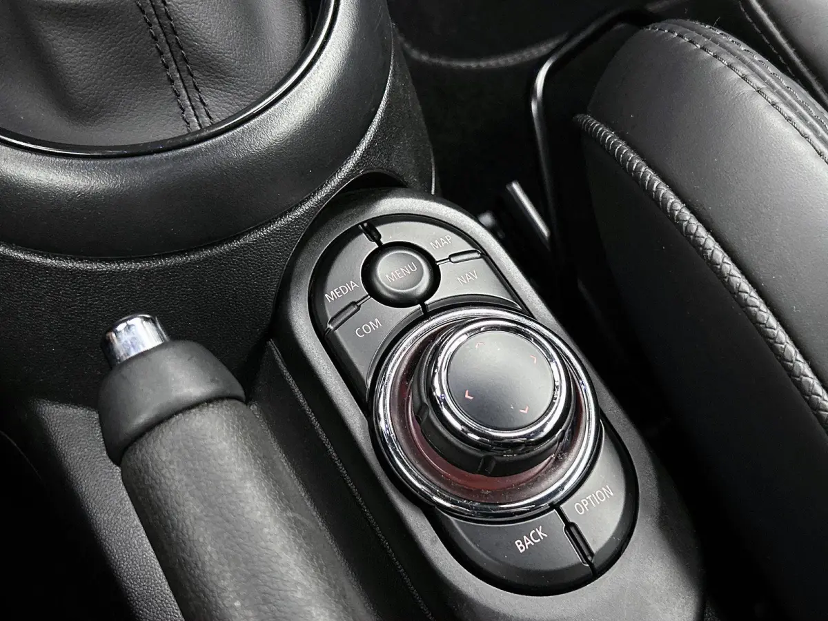 1.5 MINI Yours | Camera | Sensoren Achter | Cruise Control | Keyless Start | DAB | 136PK