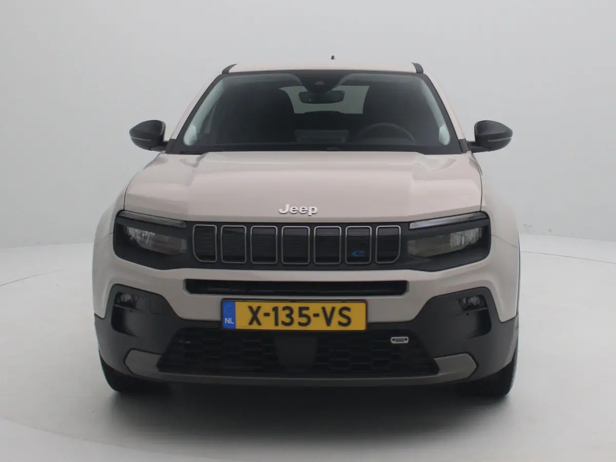 Longitude 54 kWh | Stoelverwarming | LM. Velgen | Navigatie | Adaptive Cruise Control | LED Koplampen | Achteruitrijcamera