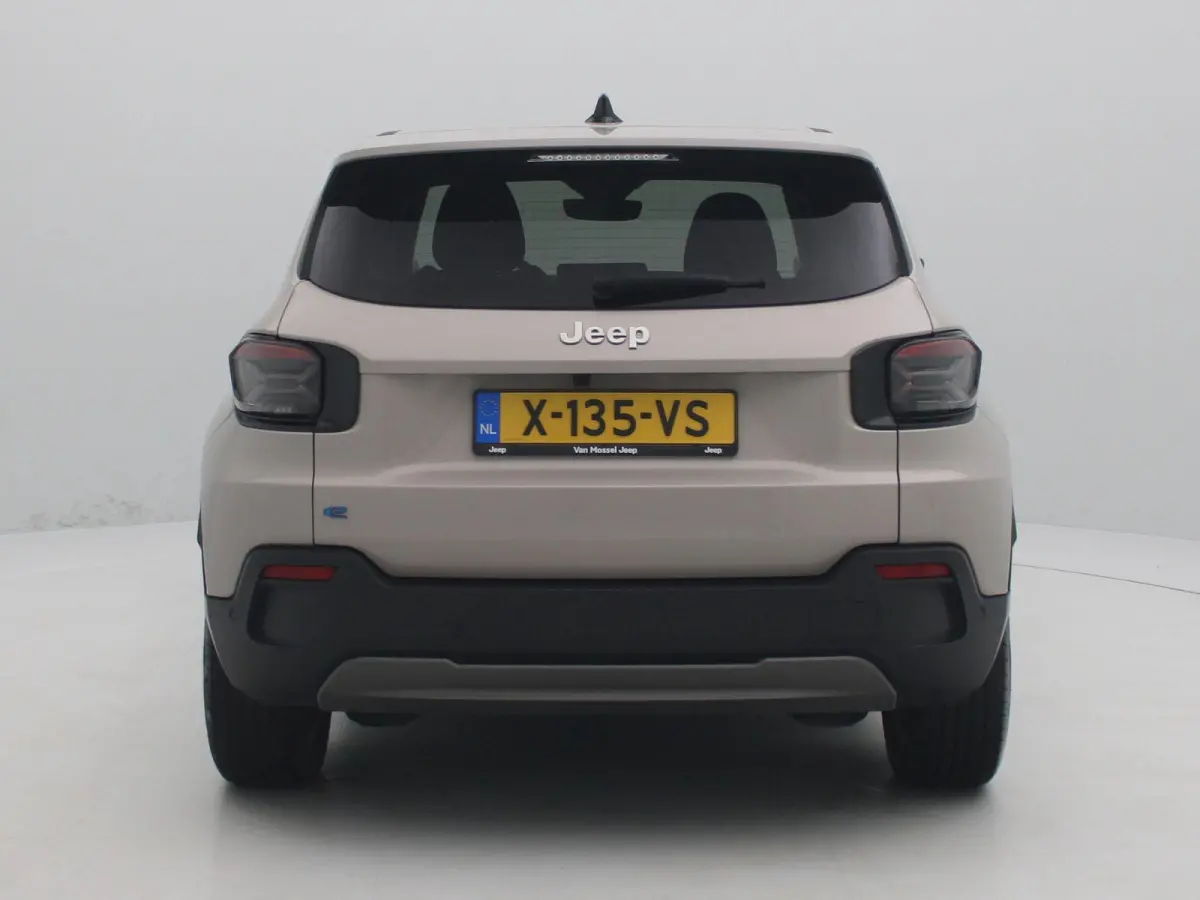 Longitude 54 kWh | Stoelverwarming | LM. Velgen | Navigatie | Adaptive Cruise Control | LED Koplampen | Achteruitrijcamera