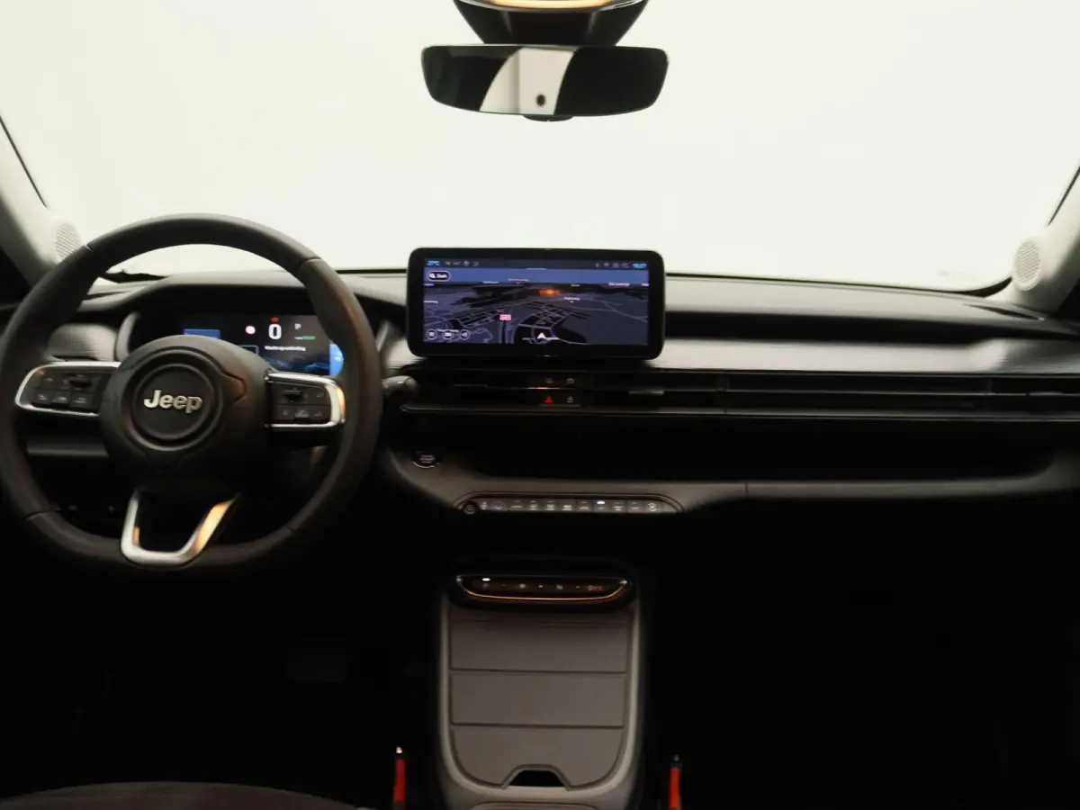 Longitude 54 kWh | Stoelverwarming | LM. Velgen | Navigatie | Adaptive Cruise Control | LED Koplampen | Achteruitrijcamera