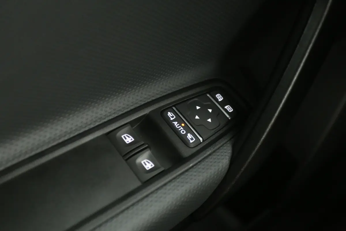 112 51 kWh | NIEUW | Snelladen | SOH 99% | 1400kg Trekgew. | Clima | Camera | Cruise | Carplay | Navi | Stoel/Stuurverw.