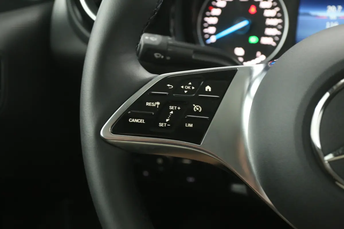 112 51 kWh | NIEUW | Snelladen | SOH 99% | 1400kg Trekgew. | Clima | Camera | Cruise | Carplay | Navi | Stoel/Stuurverw.