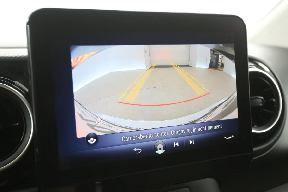 112 51 kWh | NIEUW | Snelladen | SOH 99% | 1400kg Trekgew. | Clima | Camera | Cruise | Carplay | Navi | Stoel/Stuurverw.