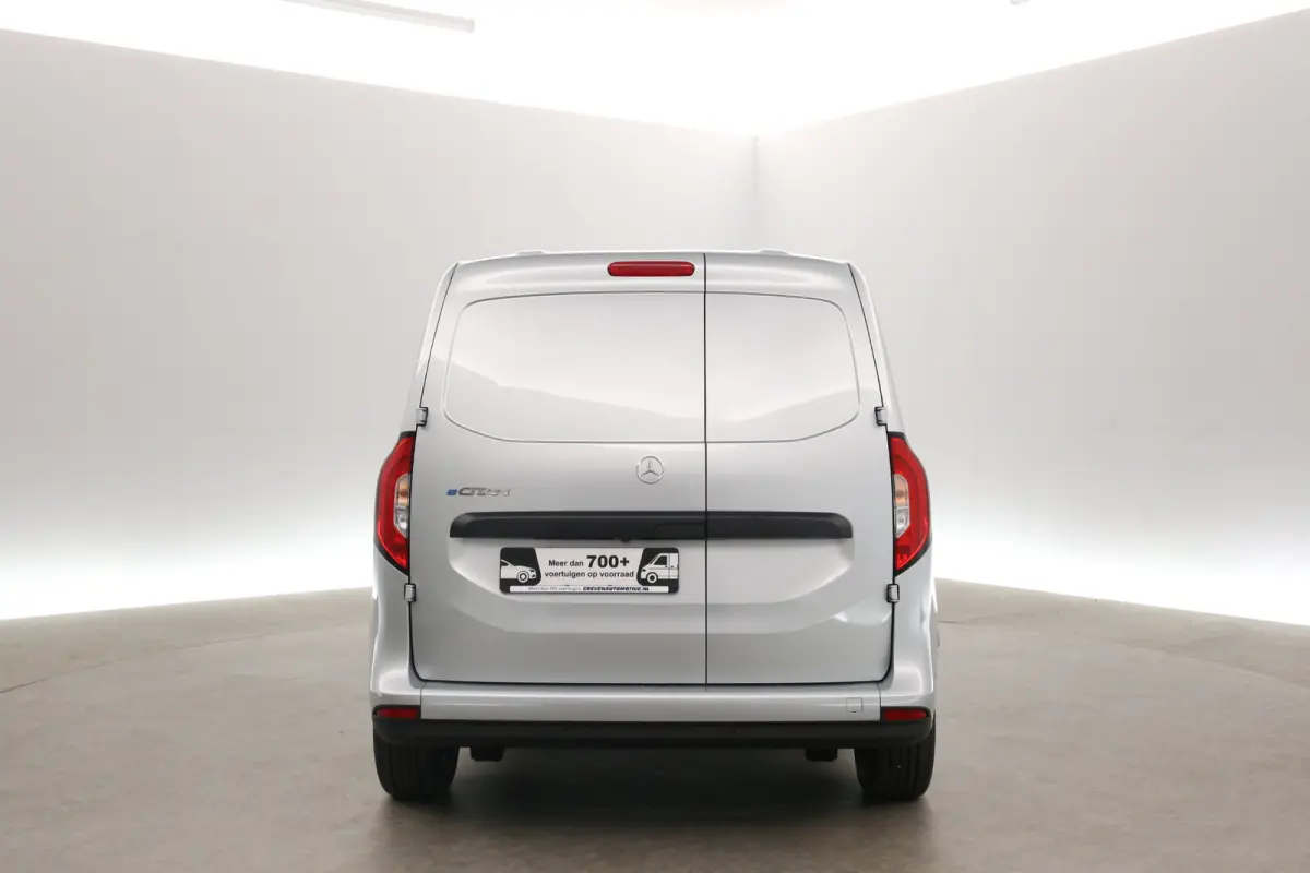 112 51 kWh | NIEUW | Snelladen | SOH 99% | 1400kg Trekgew. | Clima | Camera | Cruise | Carplay | Navi | Stoel/Stuurverw.