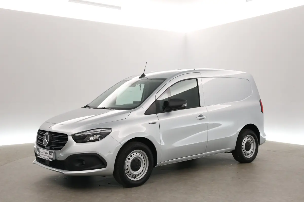 112 51 kWh | NIEUW | Snelladen | SOH 99% | 1400kg Trekgew. | Clima | Camera | Cruise | Carplay | Navi | Stoel/Stuurverw.
