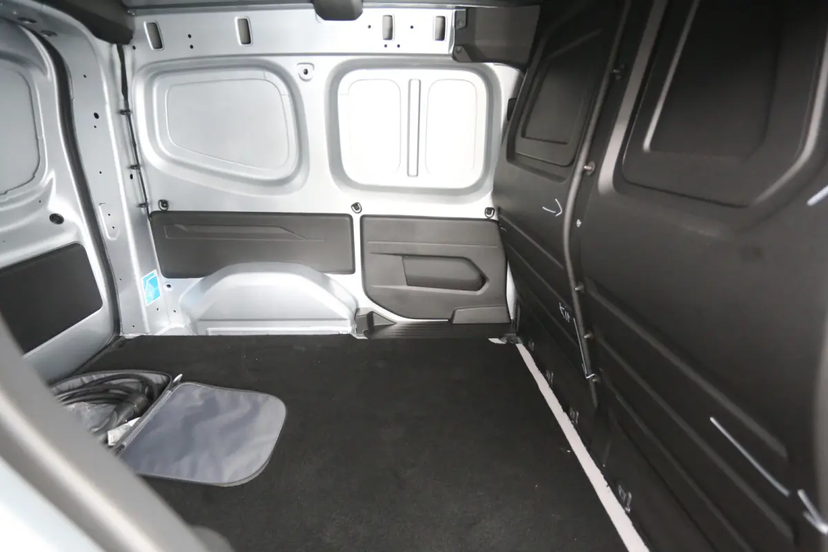112 51 kWh | NIEUW | Snelladen | SOH 99% | 1400kg Trekgew. | Clima | Camera | Cruise | Carplay | Navi | Stoel/Stuurverw.