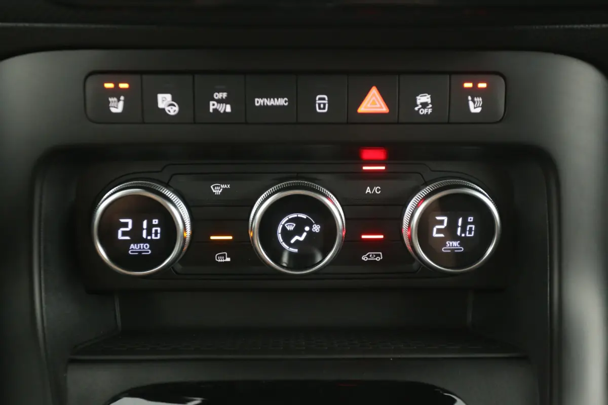 112 51 kWh | NIEUW | Snelladen | SOH 99% | 1400kg Trekgew. | Clima | Camera | Cruise | Carplay | Navi | Stoel/Stuurverw.