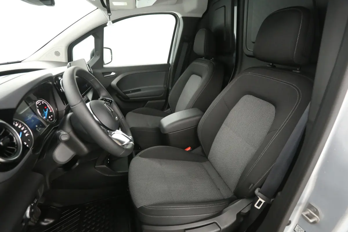 112 51 kWh | NIEUW | Snelladen | SOH 99% | 1400kg Trekgew. | Clima | Camera | Cruise | Carplay | Navi | Stoel/Stuurverw.