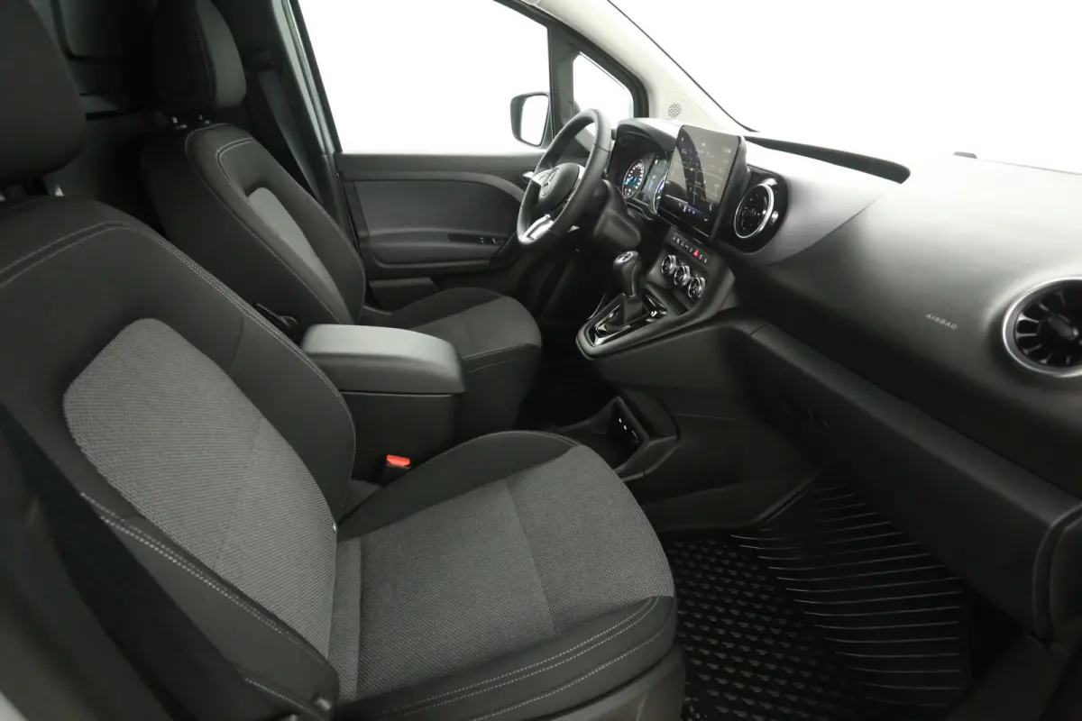 112 51 kWh | NIEUW | Snelladen | SOH 99% | 1400kg Trekgew. | Clima | Camera | Cruise | Carplay | Navi | Stoel/Stuurverw.