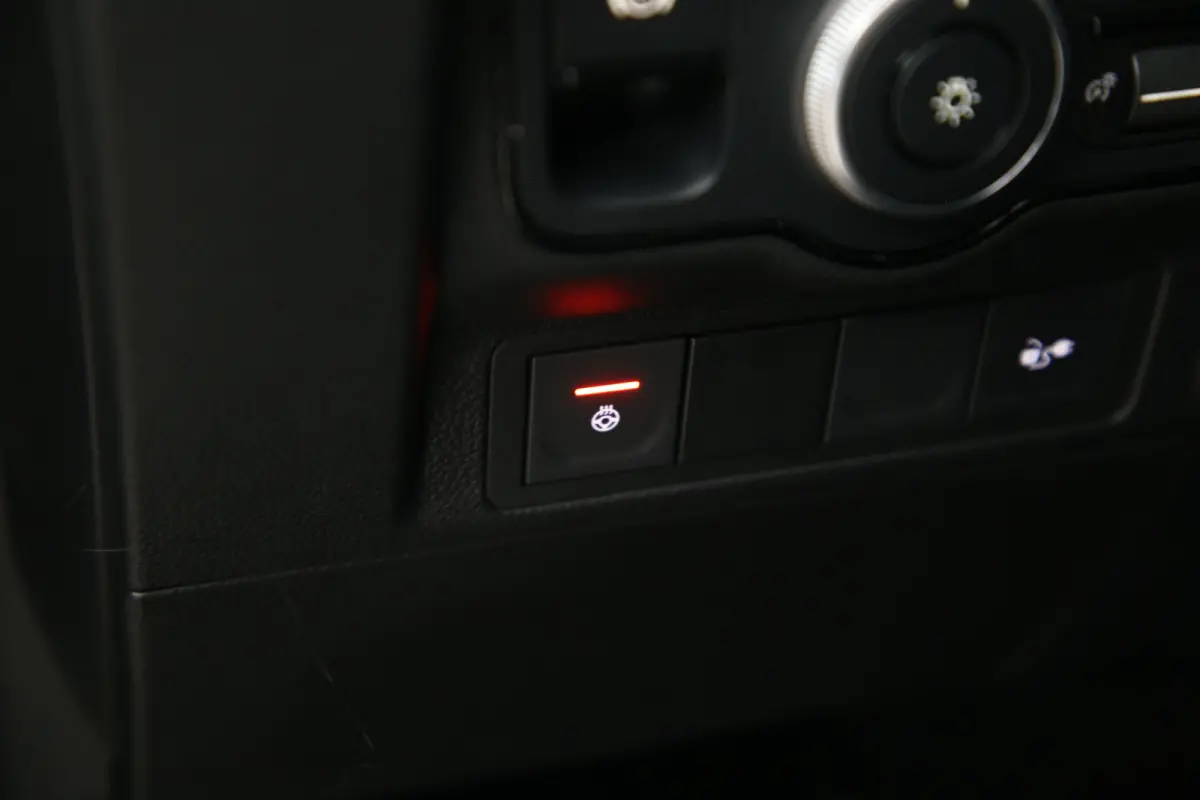 112 51 kWh | NIEUW | Snelladen | SOH 99% | 1400kg Trekgew. | Clima | Camera | Cruise | Carplay | Navi | Stoel/Stuurverw.