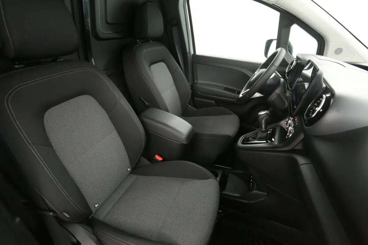 112 51 kWh | NIEUW | Snelladen | SOH 99% | 1400kg Trekgew. | Clima | Camera | Cruise | Carplay | Navi | Stoel/Stuurverw.