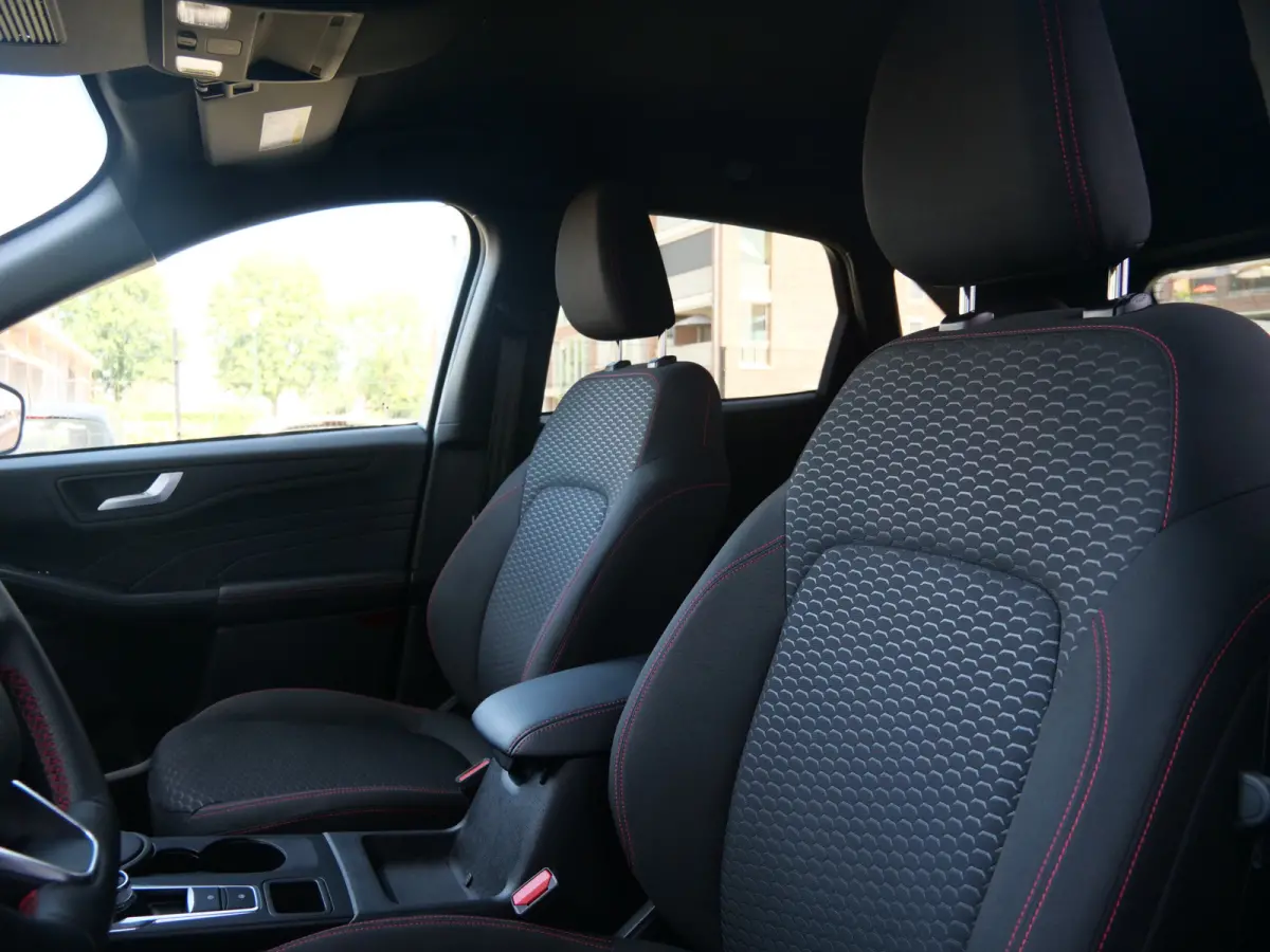 2.5 MHEV ST-line 151 Pk Automaat Navi / DAB / Apple Carplay / Camera / Winterpakket