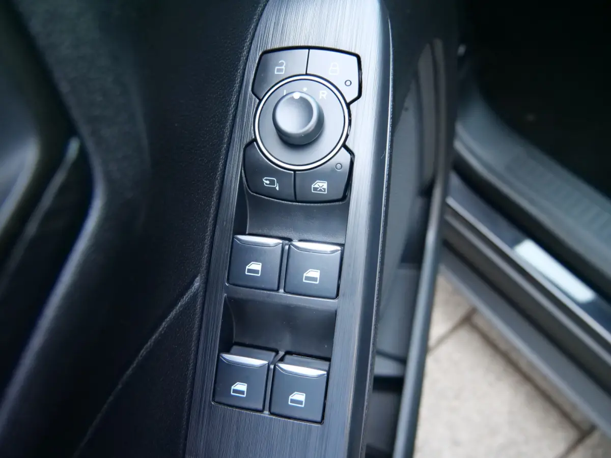 2.5 MHEV ST-line 151 Pk Automaat Navi / DAB / Apple Carplay / Camera / Winterpakket