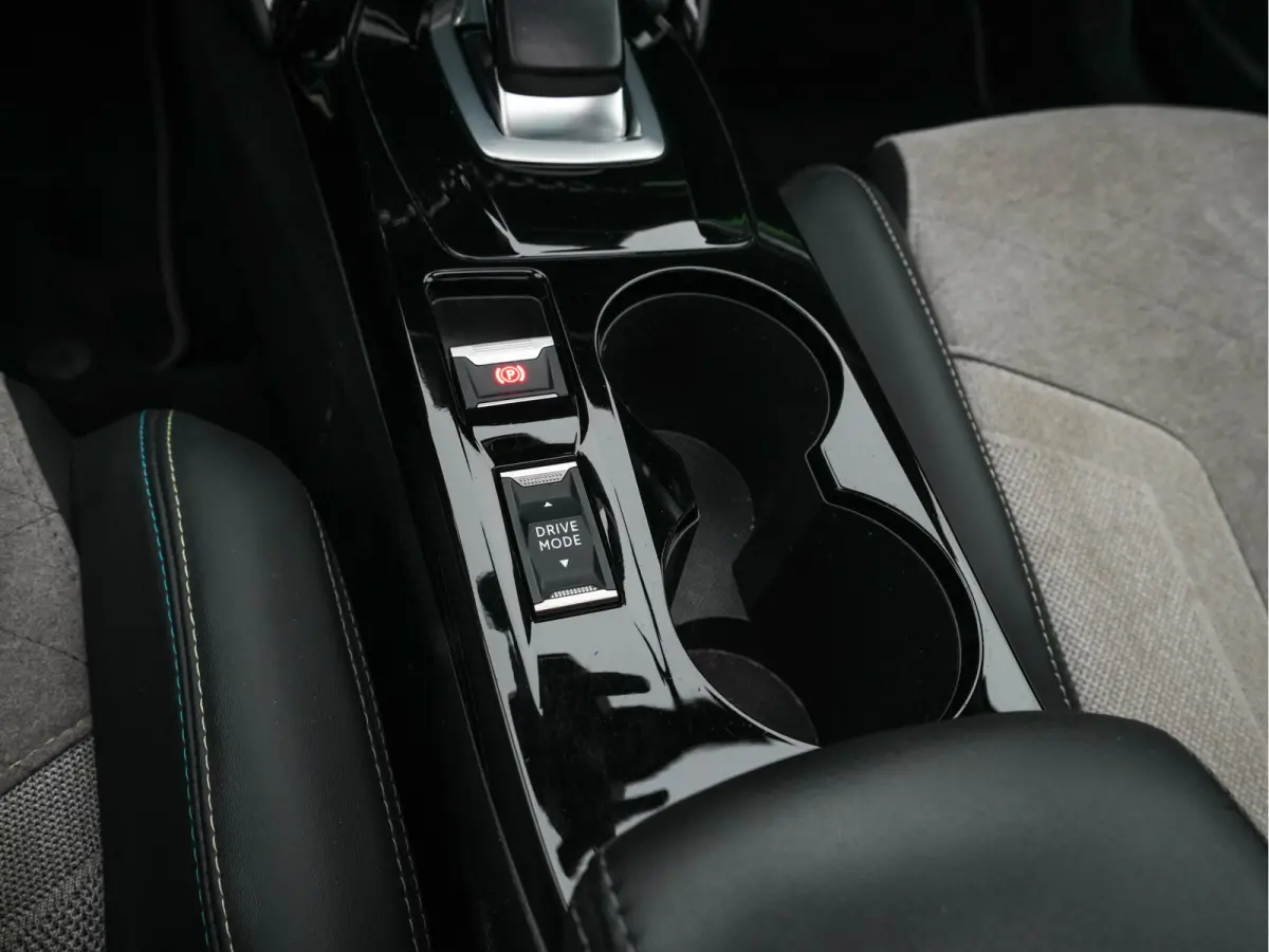 EV GT Pack 50 kWh [3-Fase-11kW] {SoH-88%} (INCL-BTW) * HEATPUMP | PANO |  LEATHER-ALCANTARA| DIGI-COCKPIT | FULL-LED | BLIS | KEYLESS | CAMERA | CARPLAY | DAB+ | NAVI-FULLMAP | ECC | PDC | S