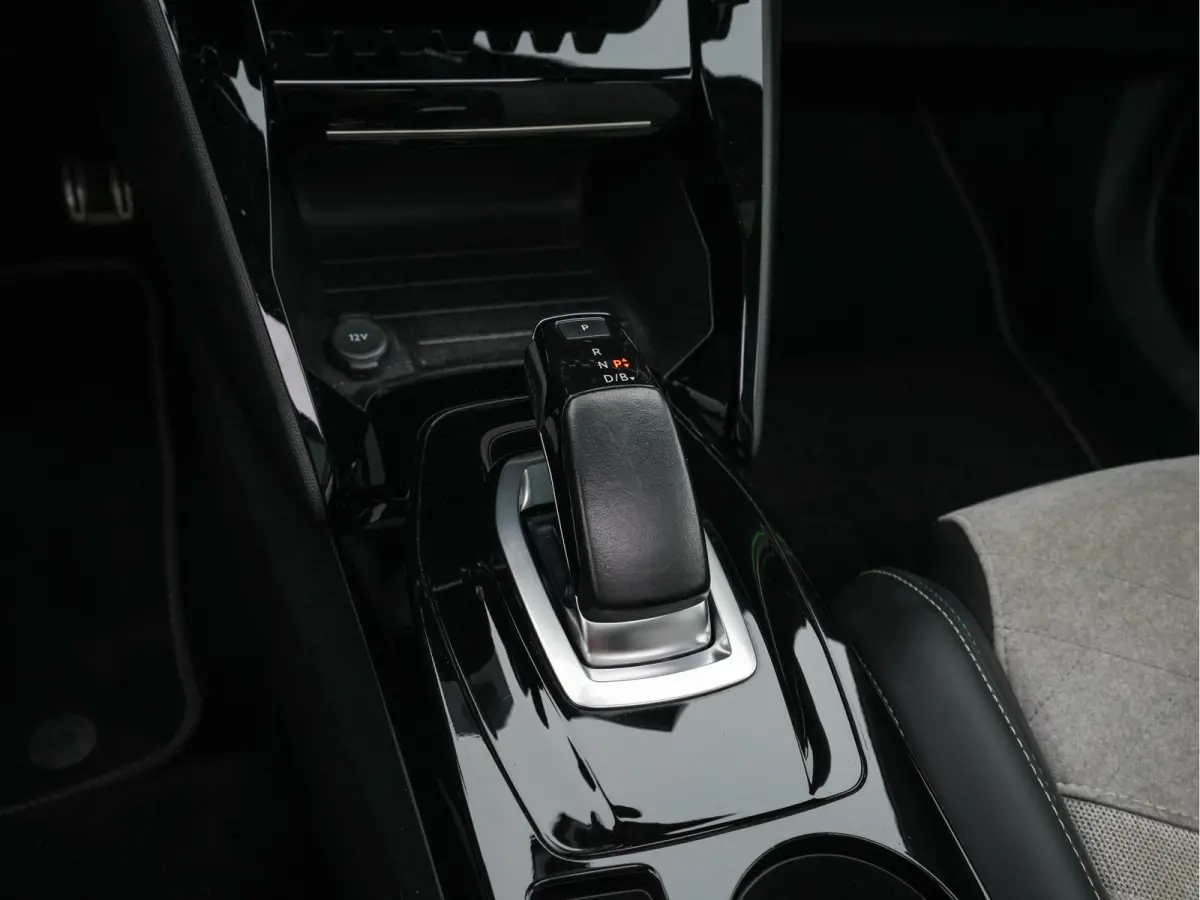EV GT Pack 50 kWh [3-Fase-11kW] {SoH-88%} (INCL-BTW) * HEATPUMP | PANO |  LEATHER-ALCANTARA| DIGI-COCKPIT | FULL-LED | BLIS | KEYLESS | CAMERA | CARPLAY | DAB+ | NAVI-FULLMAP | ECC | PDC | S