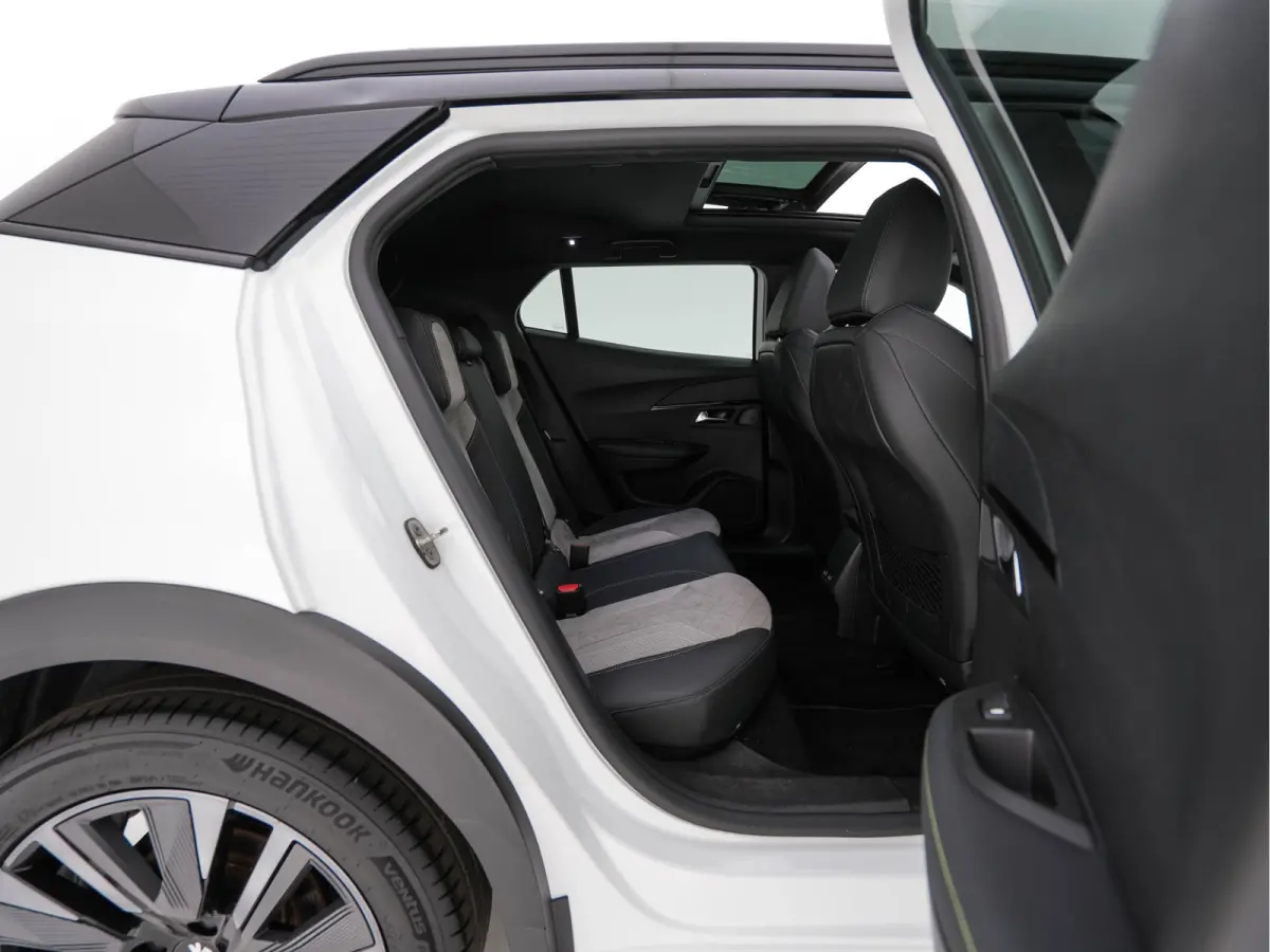 EV GT Pack 50 kWh [3-Fase-11kW] {SoH-88%} (INCL-BTW) * HEATPUMP | PANO |  LEATHER-ALCANTARA| DIGI-COCKPIT | FULL-LED | BLIS | KEYLESS | CAMERA | CARPLAY | DAB+ | NAVI-FULLMAP | ECC | PDC | S