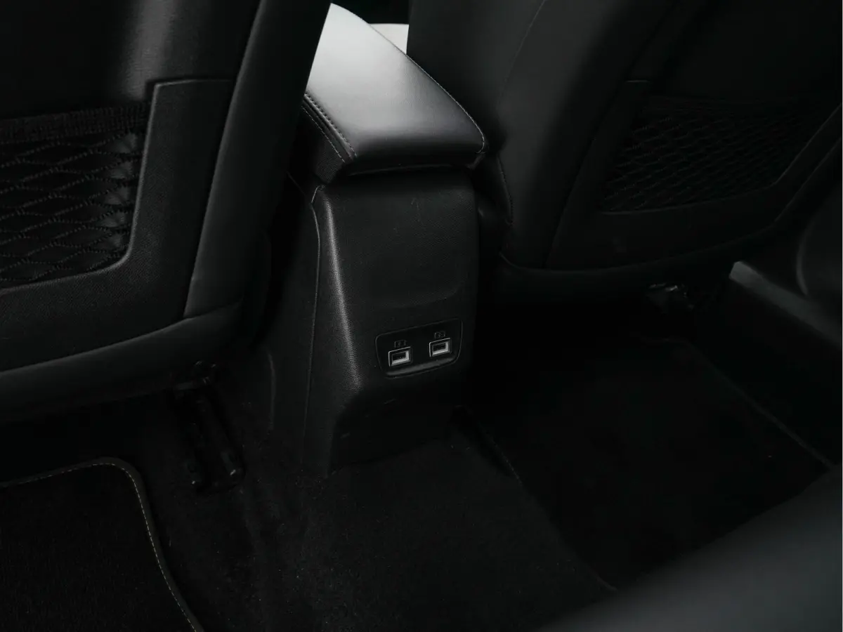 EV GT Pack 50 kWh [3-Fase-11kW] {SoH-88%} (INCL-BTW) * HEATPUMP | PANO |  LEATHER-ALCANTARA| DIGI-COCKPIT | FULL-LED | BLIS | KEYLESS | CAMERA | CARPLAY | DAB+ | NAVI-FULLMAP | ECC | PDC | S