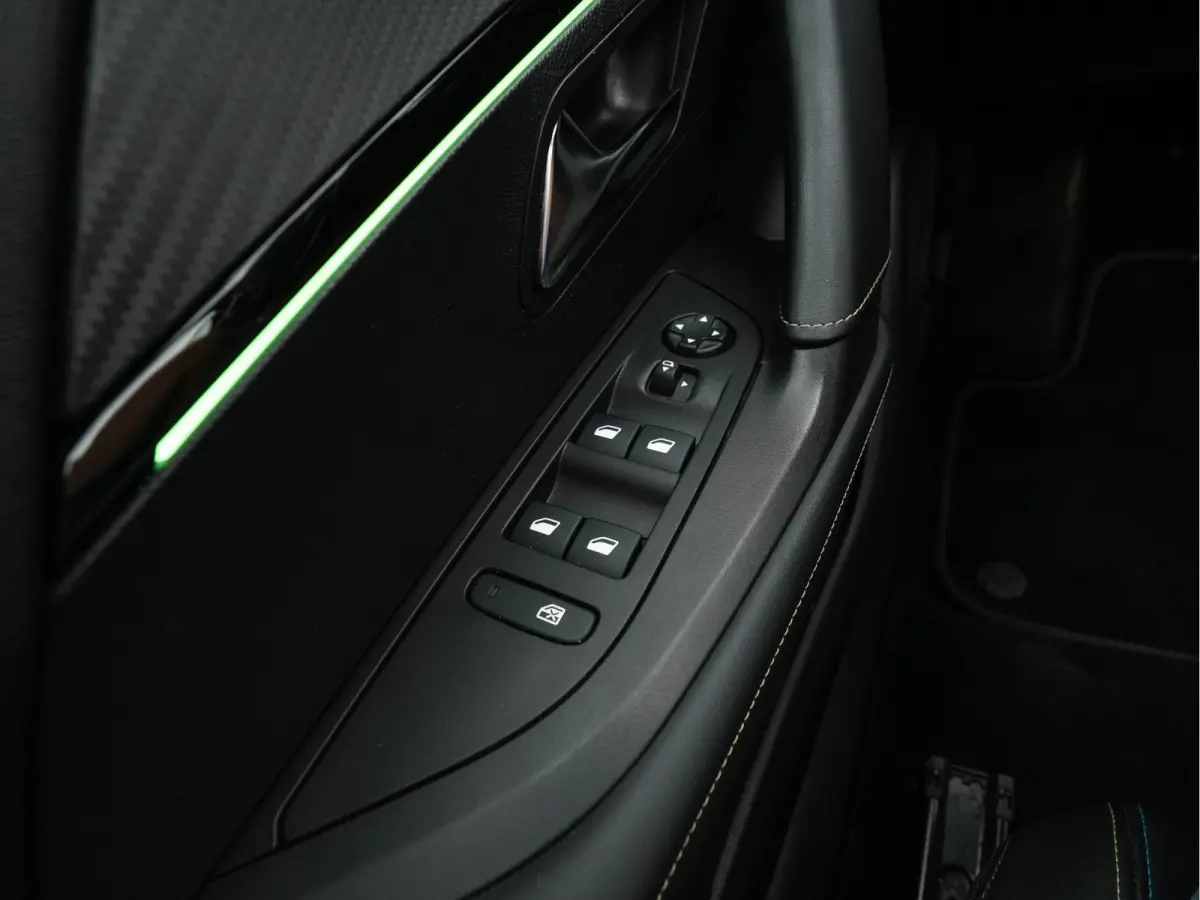 EV GT Pack 50 kWh [3-Fase-11kW] {SoH-88%} (INCL-BTW) * HEATPUMP | PANO |  LEATHER-ALCANTARA| DIGI-COCKPIT | FULL-LED | BLIS | KEYLESS | CAMERA | CARPLAY | DAB+ | NAVI-FULLMAP | ECC | PDC | S