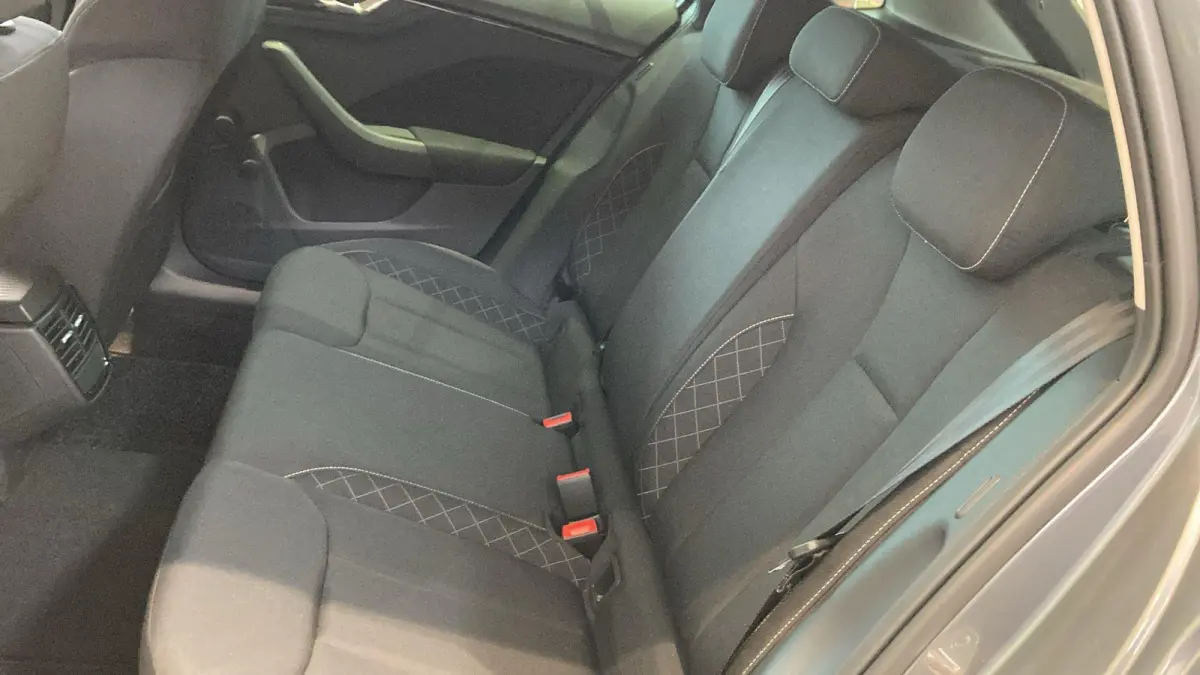 1.0 TSI Ambition 110 PK | LED Koplampen | Apple Carplay/Android Auto | Cruise Control | Privacy Glass | Parkeersensoren | Lichtmetalen velgen  Direct leverbaar! |