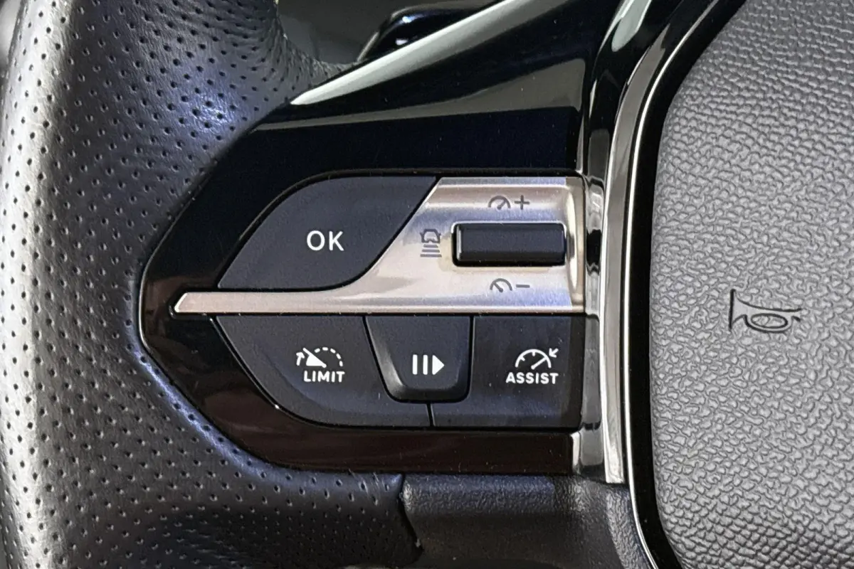 1.6 Plug-in Hybrid 180 GT Pano Trekhaak Stuur-Stoelverwarming Massage 360 Camera
