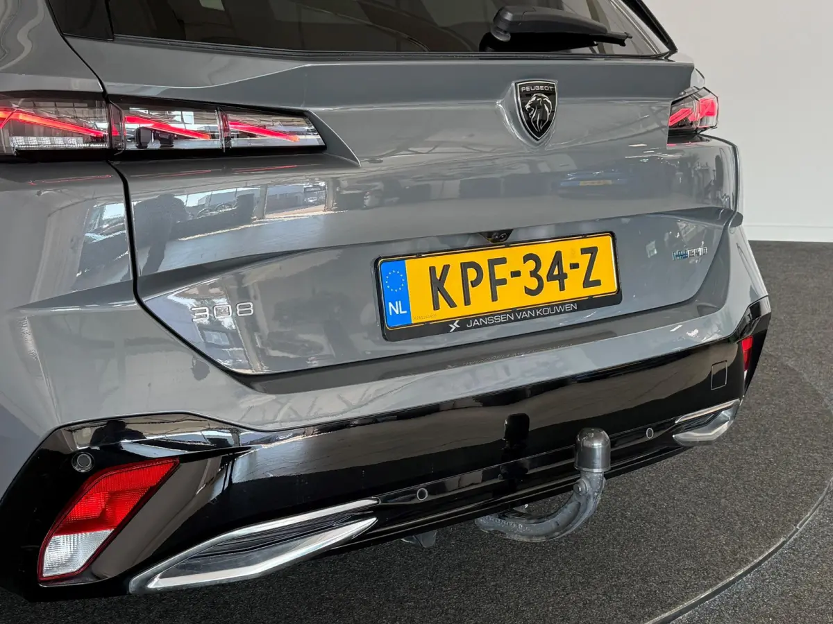 1.6 Plug-in Hybrid 180 GT Pano Trekhaak Stuur-Stoelverwarming Massage 360 Camera