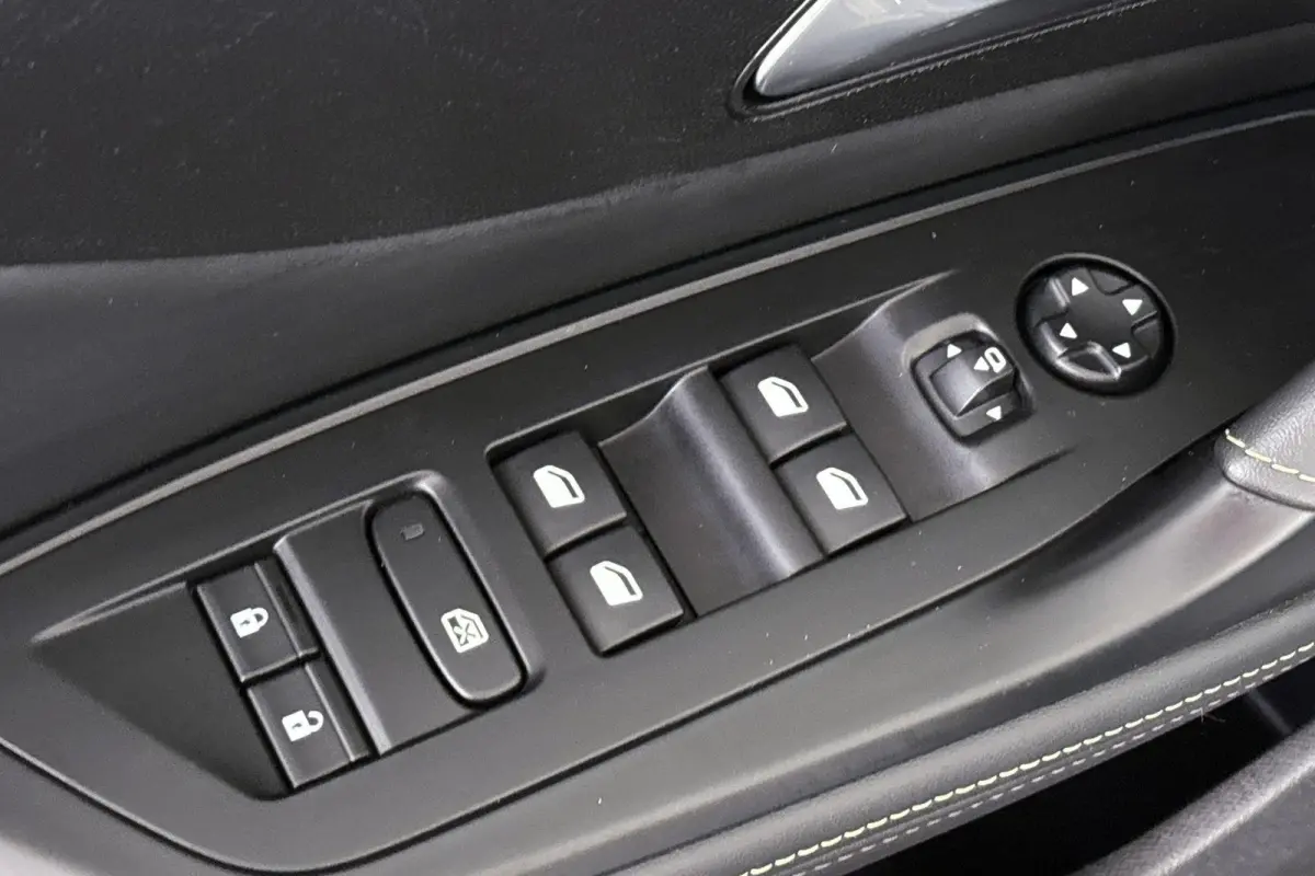 1.6 Plug-in Hybrid 180 GT Pano Trekhaak Stuur-Stoelverwarming Massage 360 Camera