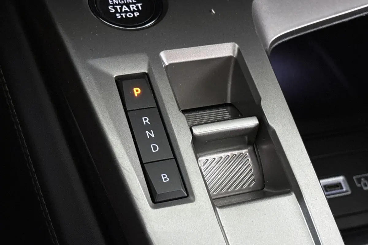 1.6 Plug-in Hybrid 180 GT Pano Trekhaak Stuur-Stoelverwarming Massage 360 Camera