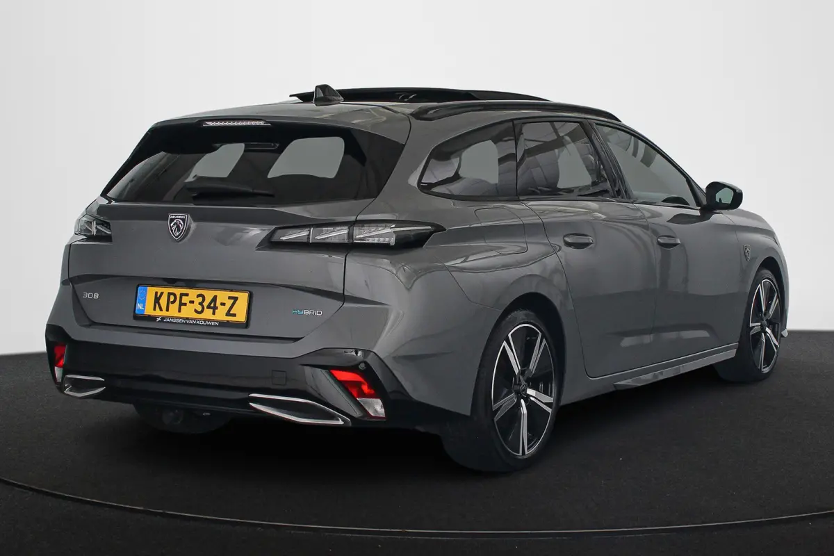 1.6 Plug-in Hybrid 180 GT Pano Trekhaak Stuur-Stoelverwarming Massage 360 Camera