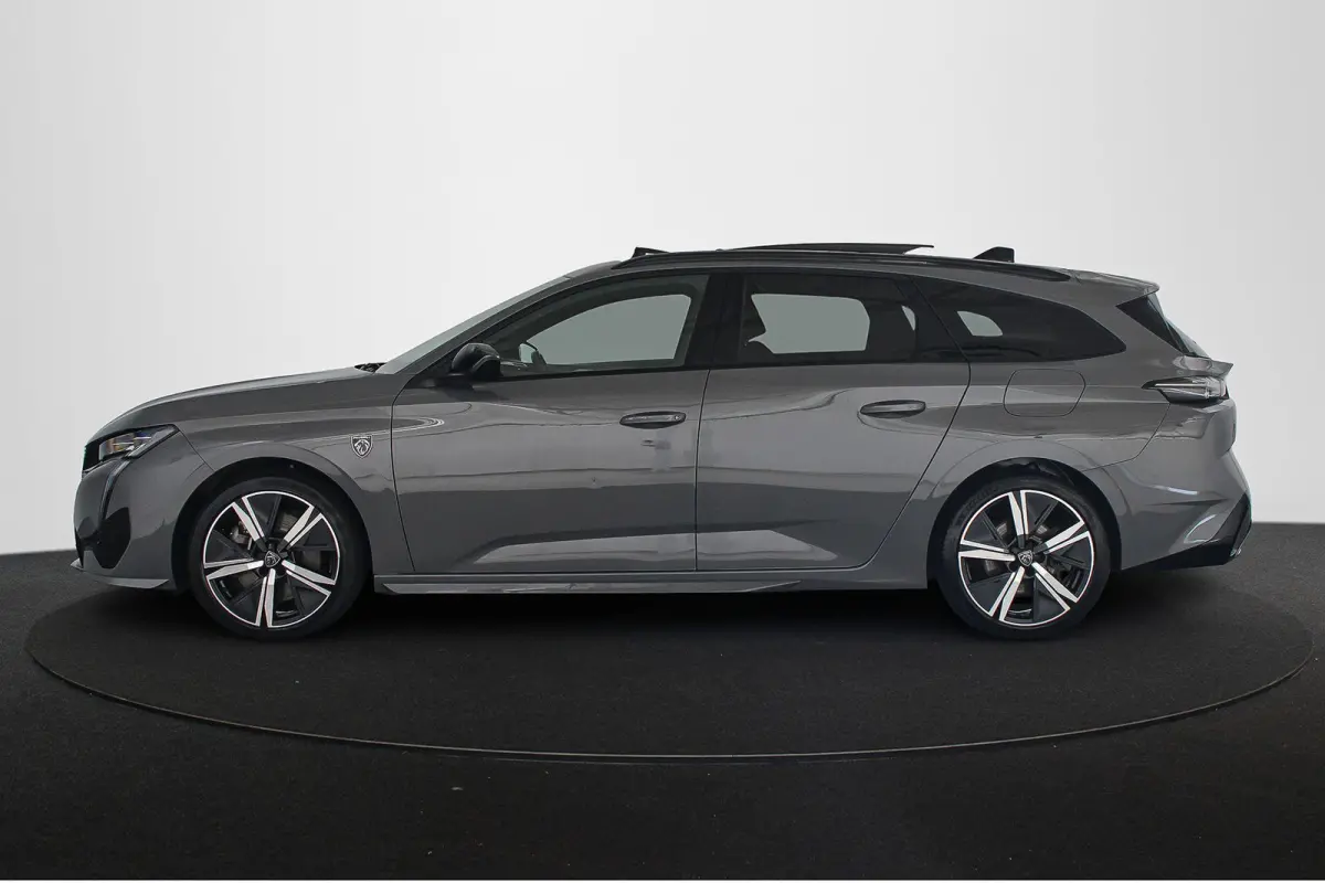 1.6 Plug-in Hybrid 180 GT Pano Trekhaak Stuur-Stoelverwarming Massage 360 Camera