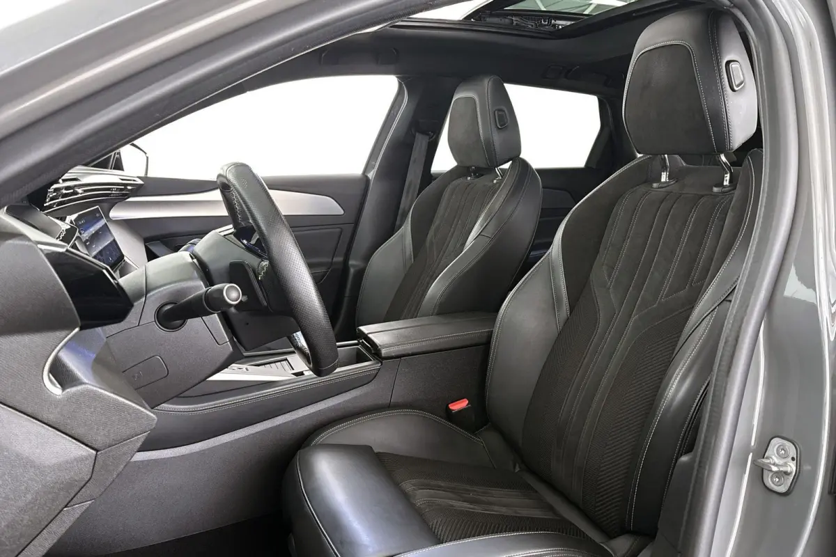 1.6 Plug-in Hybrid 180 GT Pano Trekhaak Stuur-Stoelverwarming Massage 360 Camera