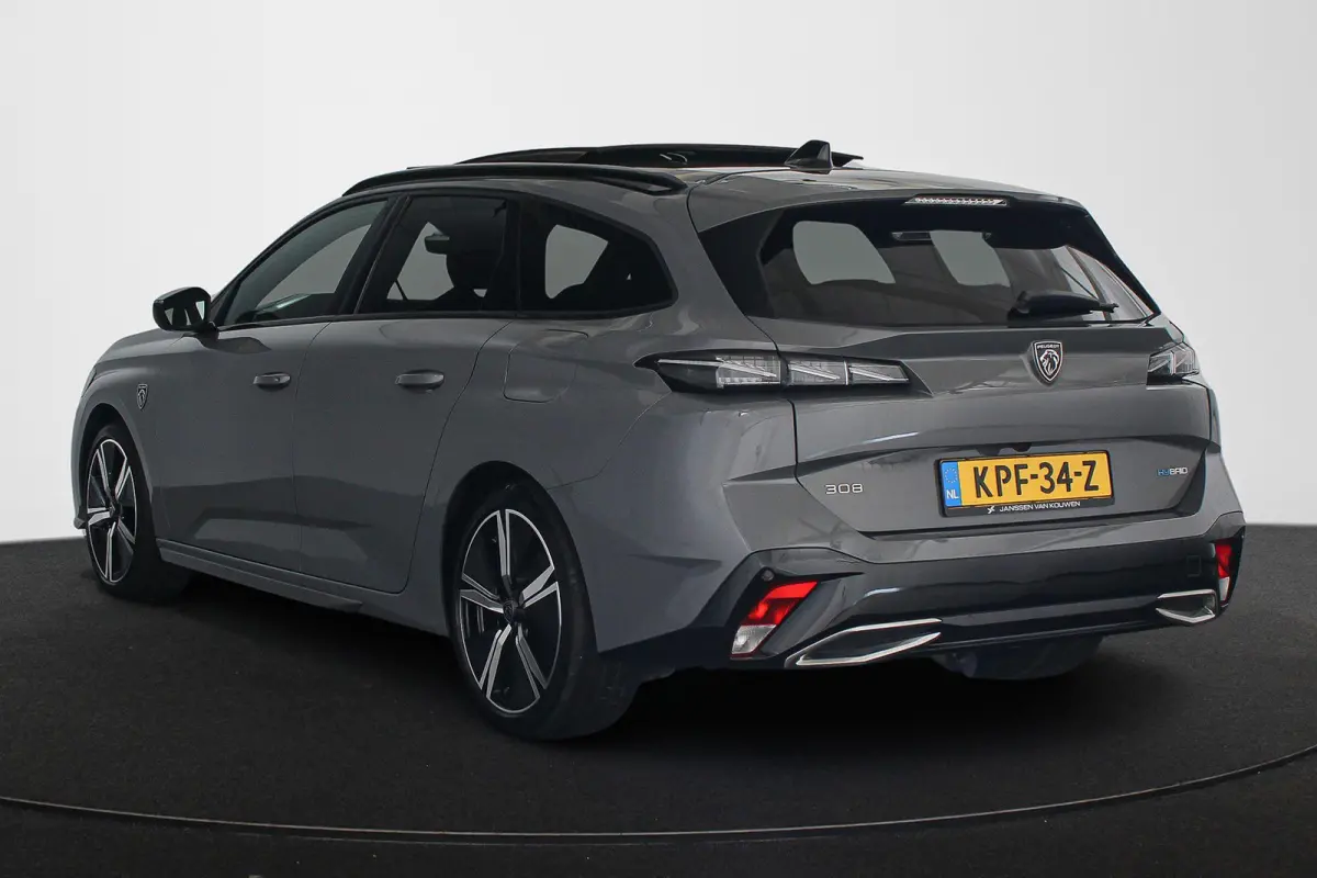 1.6 Plug-in Hybrid 180 GT Pano Trekhaak Stuur-Stoelverwarming Massage 360 Camera