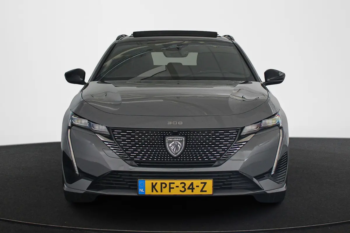 1.6 Plug-in Hybrid 180 GT Pano Trekhaak Stuur-Stoelverwarming Massage 360 Camera