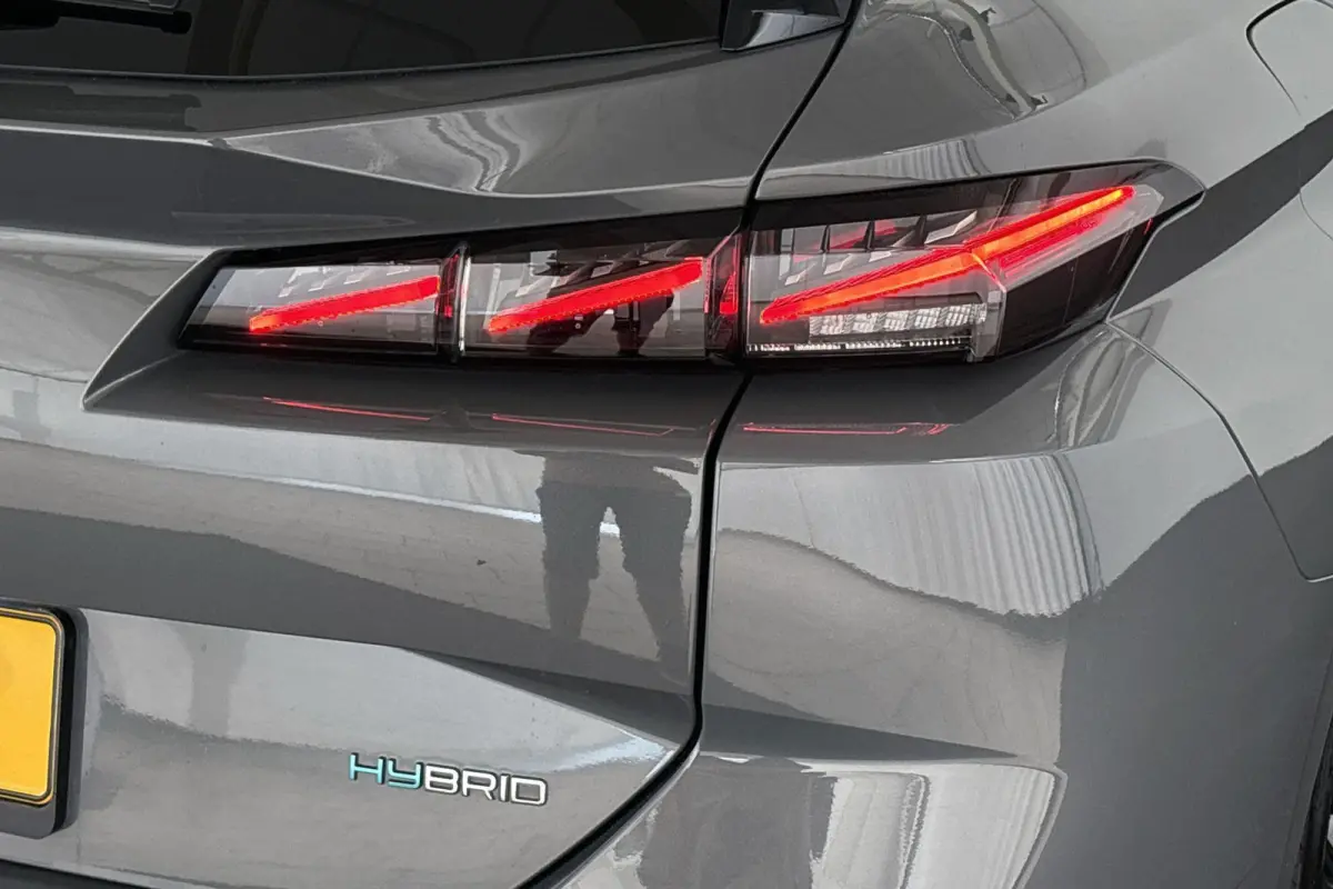 1.6 Plug-in Hybrid 180 GT Pano Trekhaak Stuur-Stoelverwarming Massage 360 Camera