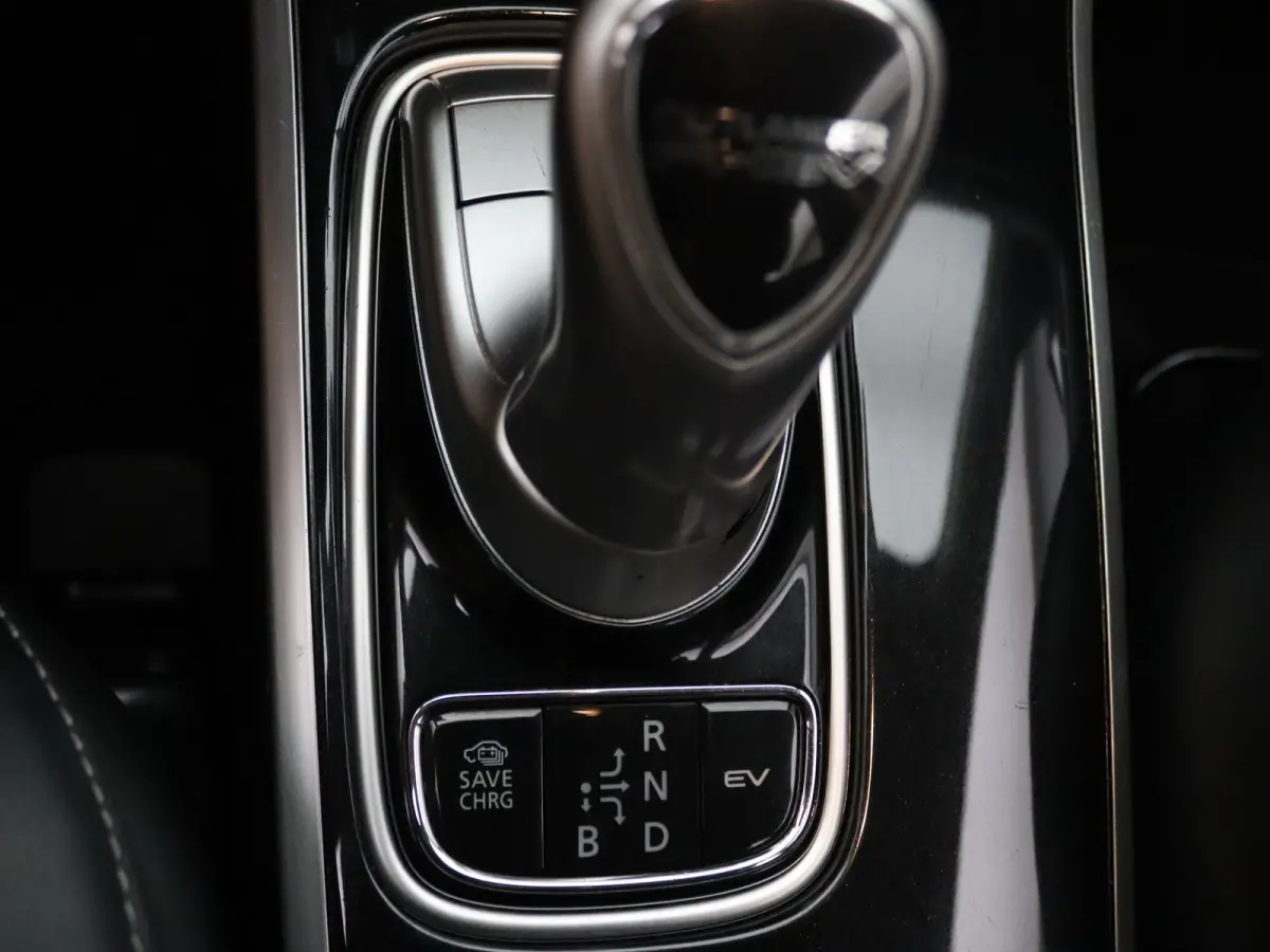 2.4 PHEV 225pk Intense Camera