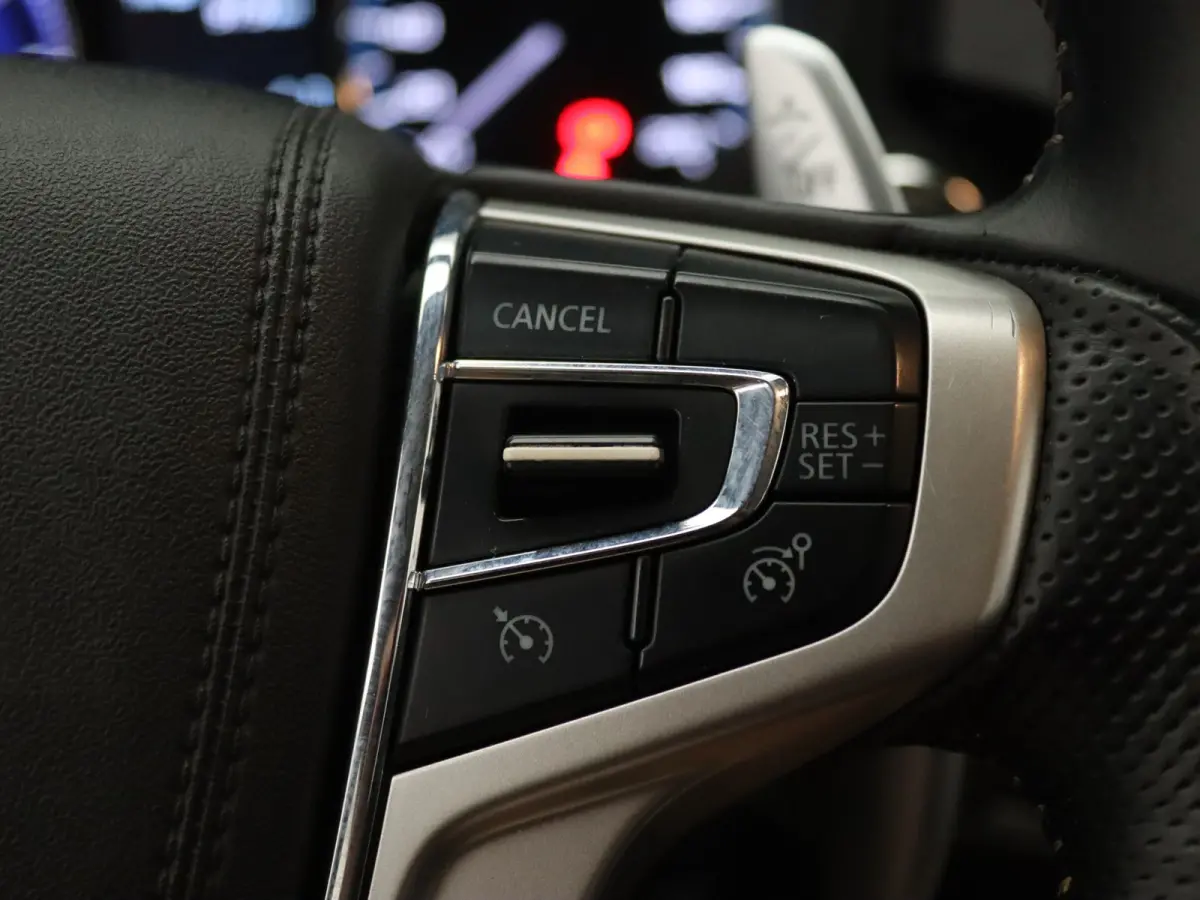 2.4 PHEV 225pk Intense Camera
