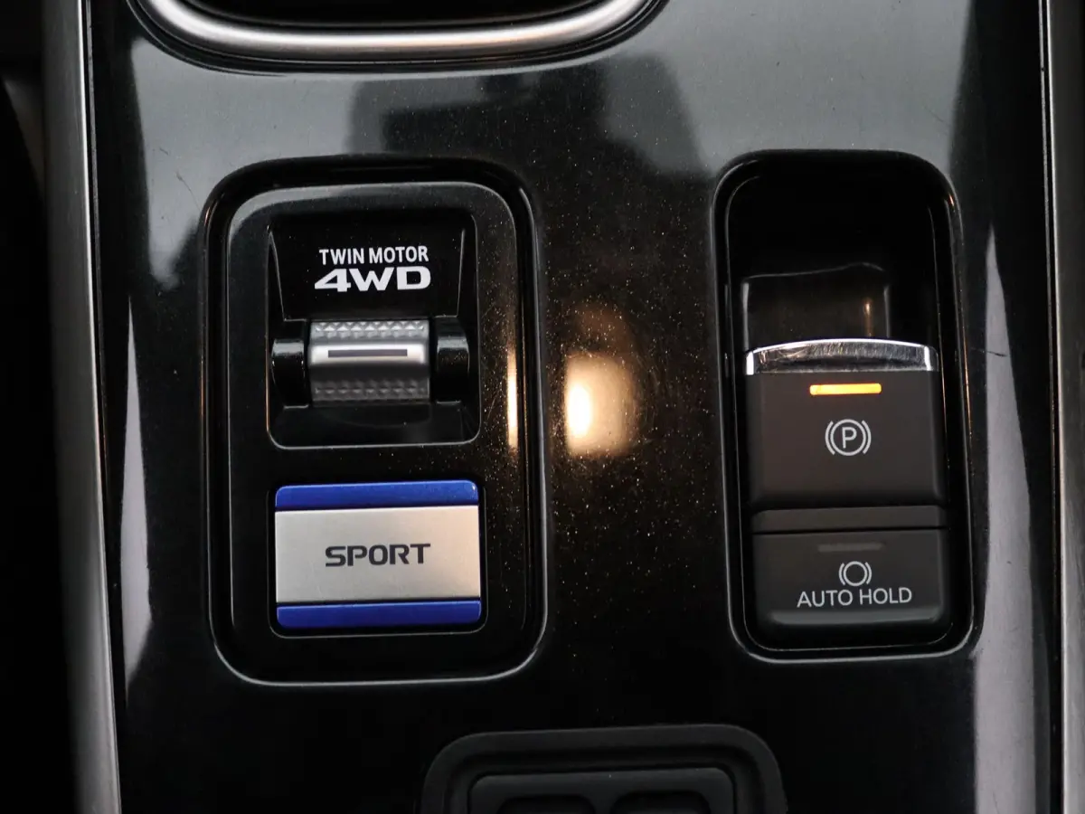 2.4 PHEV 225pk Intense Camera