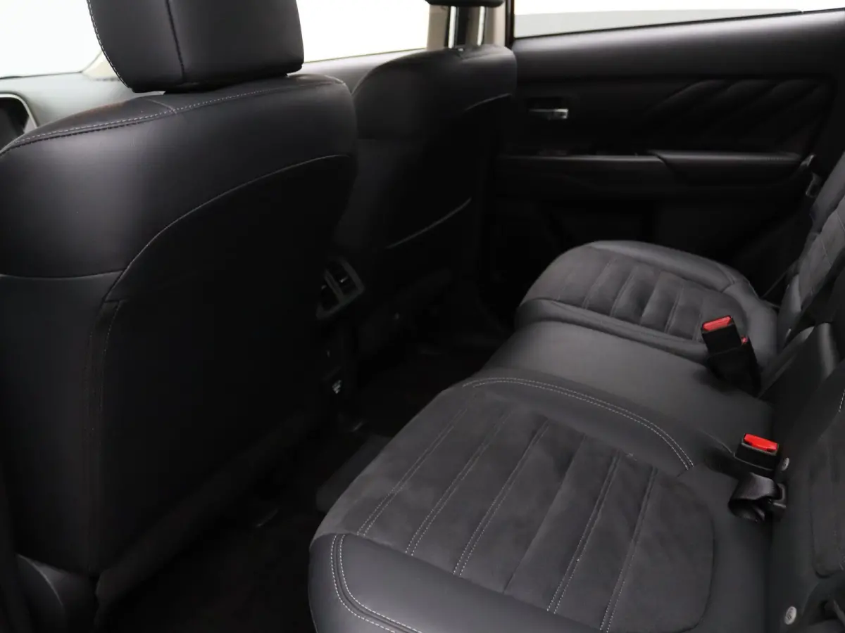 2.4 PHEV 225pk Intense Camera