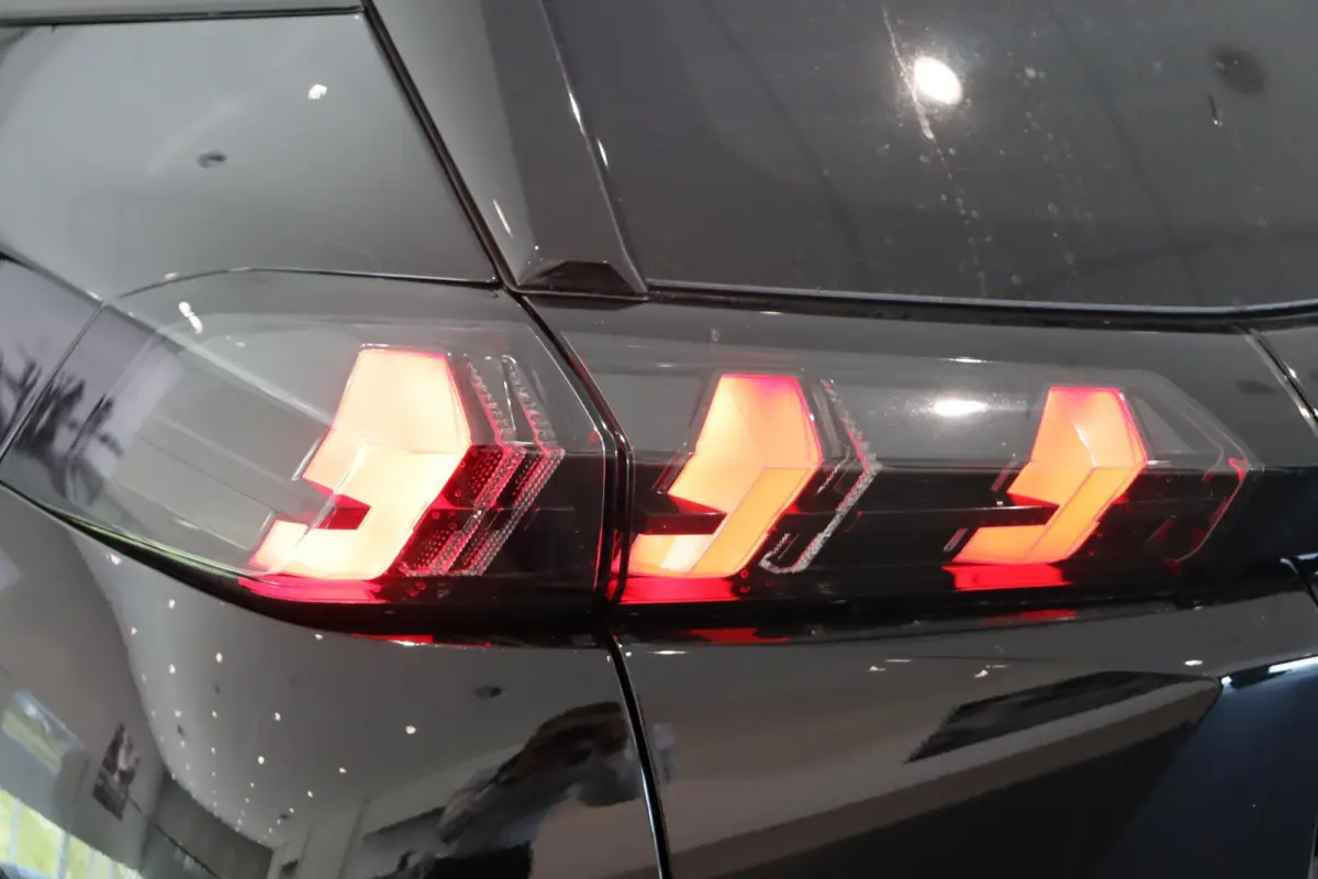 EV Allure Pack 50 kWh | Adaptieve Cruise Control | Verwarmbare voorstoelen | Apple Carplay/Android Auto