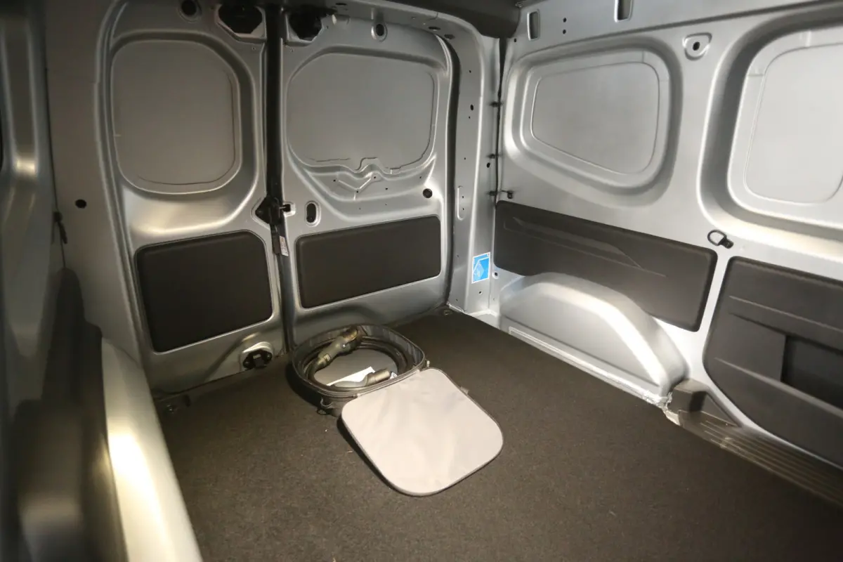 112 51 kWh | NIEUW | Snelladen | SOH 99% | 1400kg Trekgew. | Clima | Camera | Cruise | Carplay | Navi | Stoel/Stuurverw.