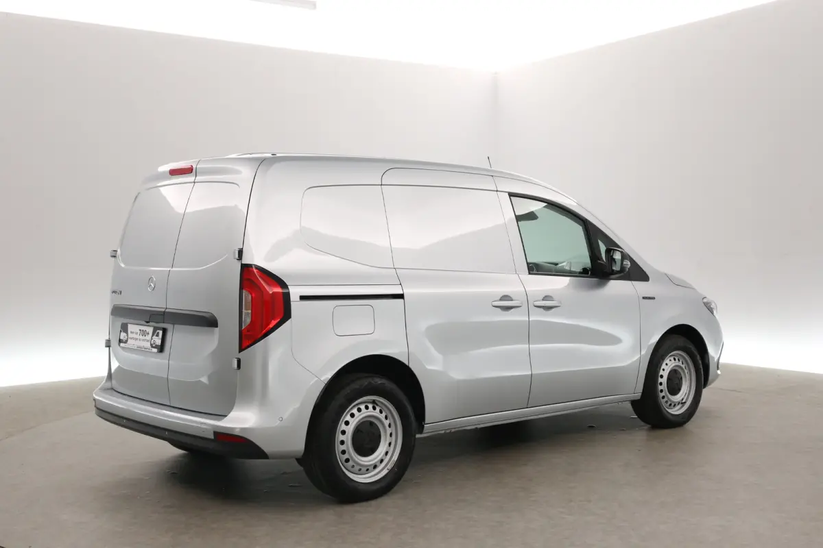 112 51 kWh | NIEUW | Snelladen | SOH 99% | 1400kg Trekgew. | Clima | Camera | Cruise | Carplay | Navi | Stoel/Stuurverw.