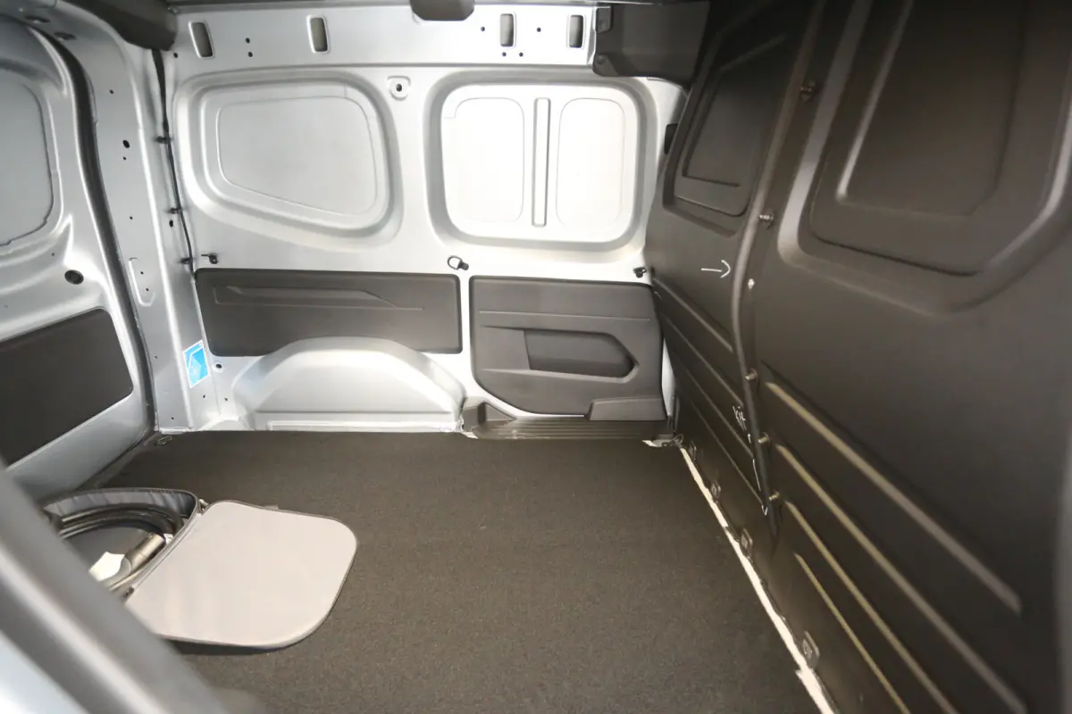 112 51 kWh | NIEUW | Snelladen | SOH 99% | 1400kg Trekgew. | Clima | Camera | Cruise | Carplay | Navi | Stoel/Stuurverw.